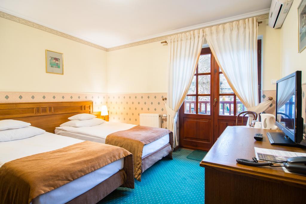 Hotel Dwa Ksiezyce Kazimierz Dolny Exterior photo